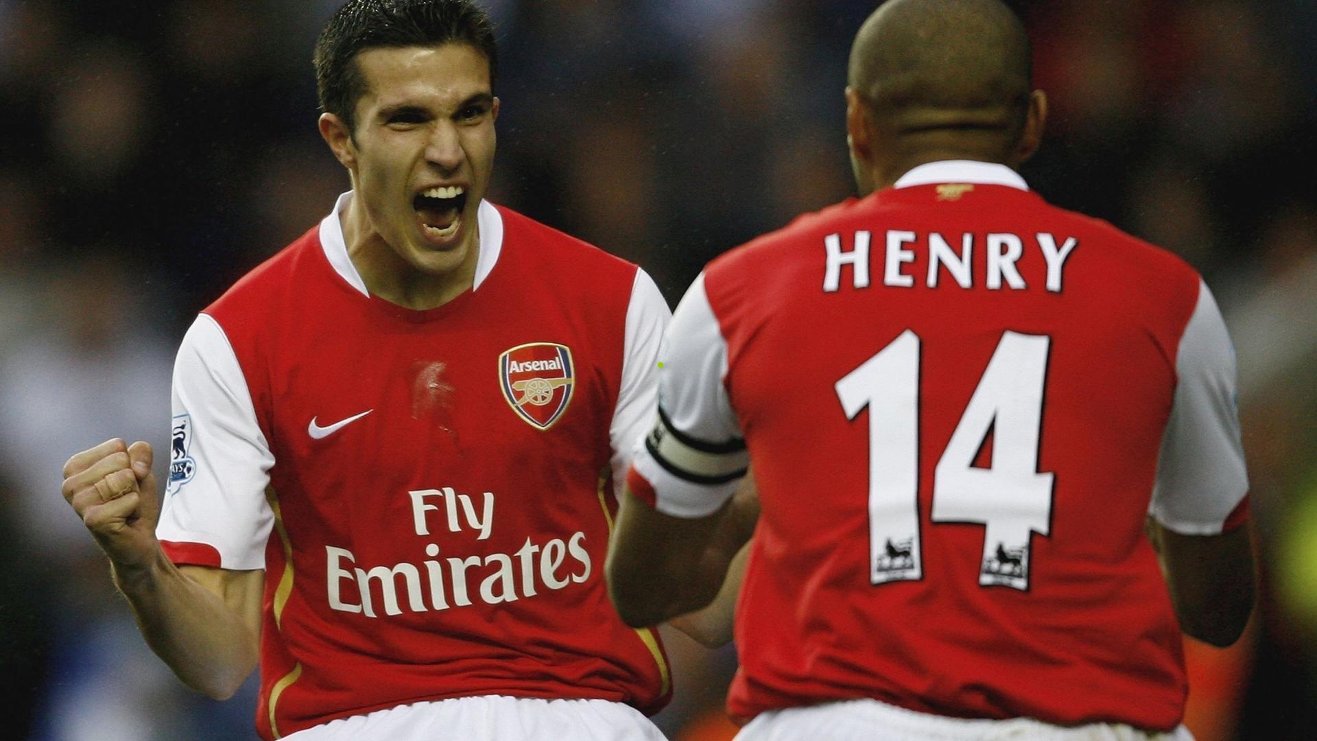 萨顿盛赞凯恩，英格兰足球史上罕有球员能与其卓越成就比肩