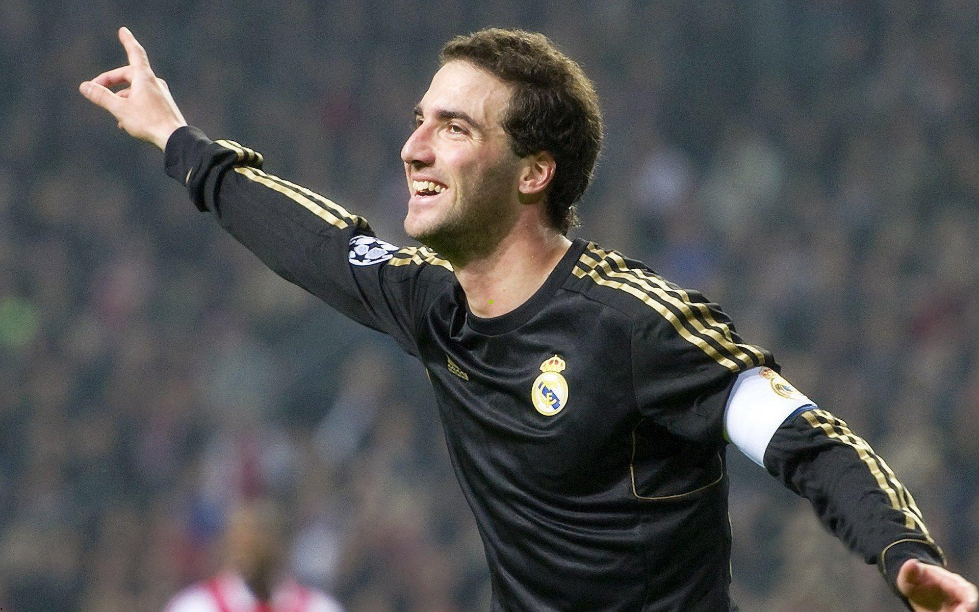 美记披露，快船队坚定保留哈登与伦纳德，交易可能性近乎为零